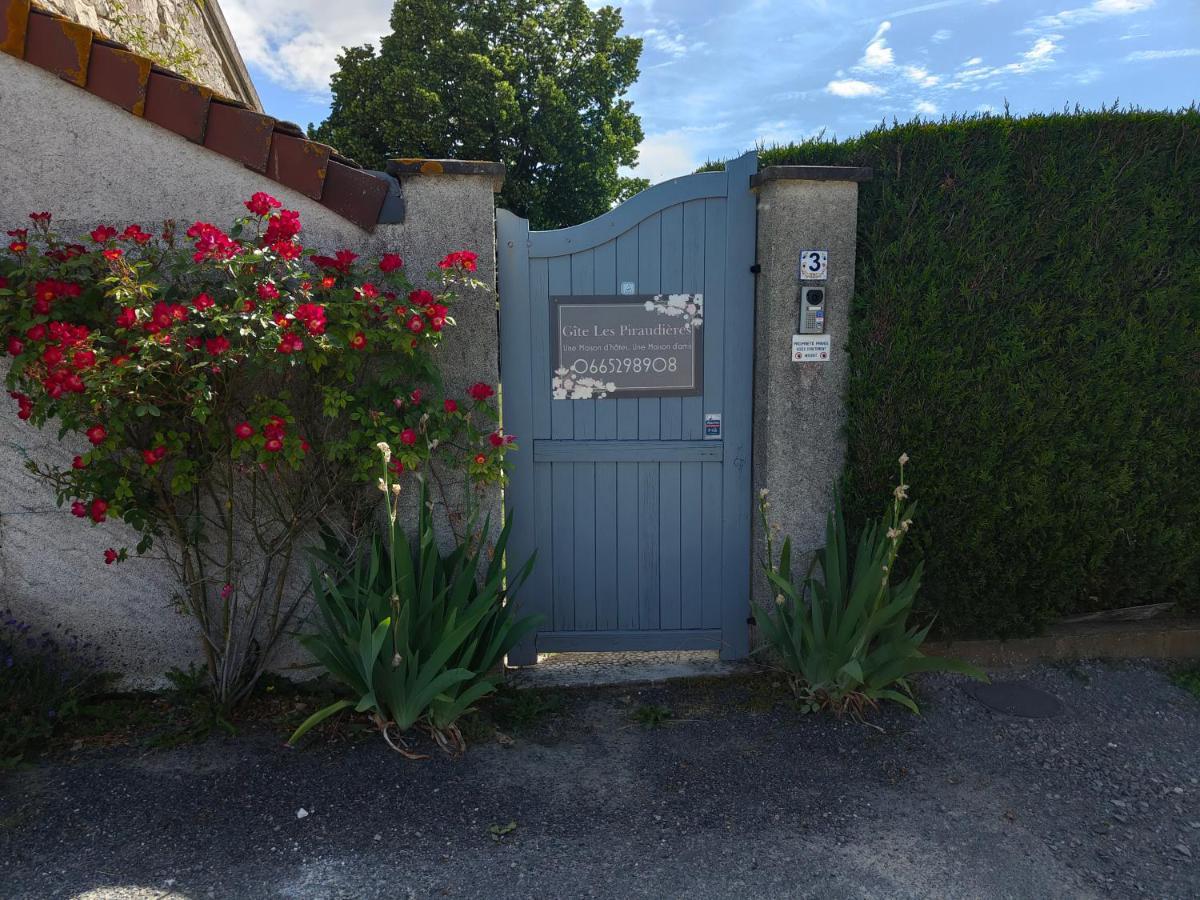 Gite Les Piraudieres Noyant-de-Touraine Buitenkant foto